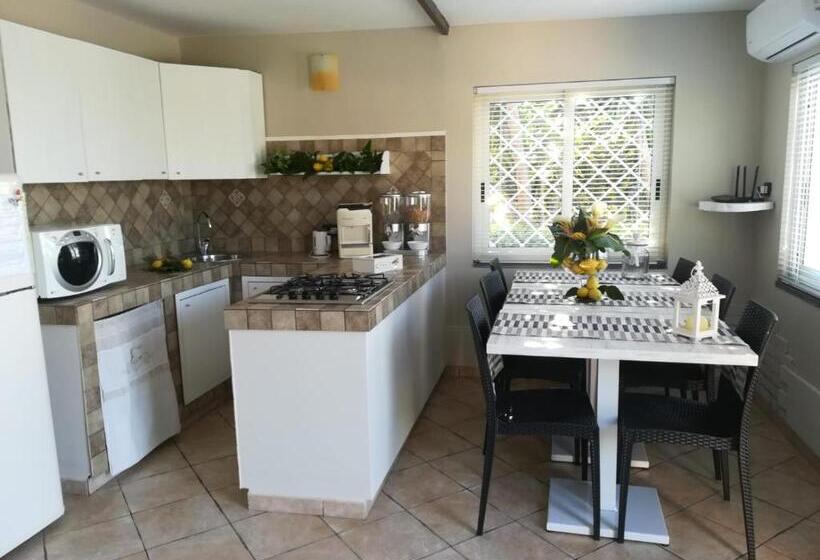 تختخواب و صبحانه La Mariposa De La Reina