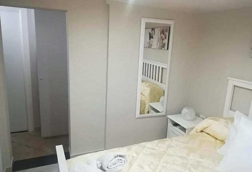 تختخواب و صبحانه La Mariposa De La Reina