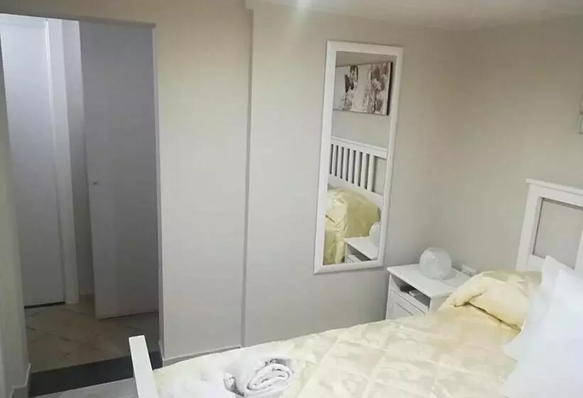 Aamiaismajoitus (B&B) La Mariposa De La Reina