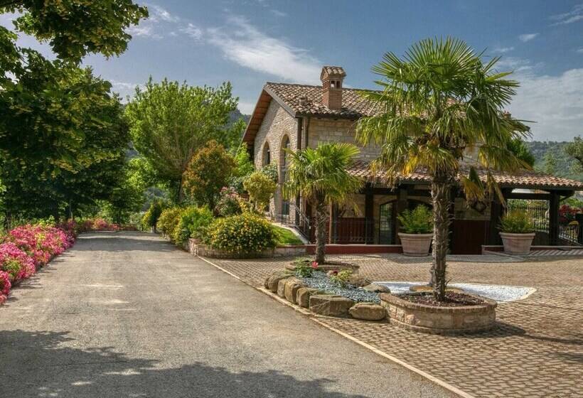 Detached House In Cagli With Swimming Pool And Garden