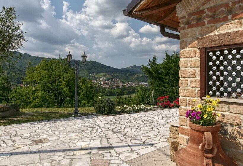 Detached House In Cagli With Swimming Pool And Garden