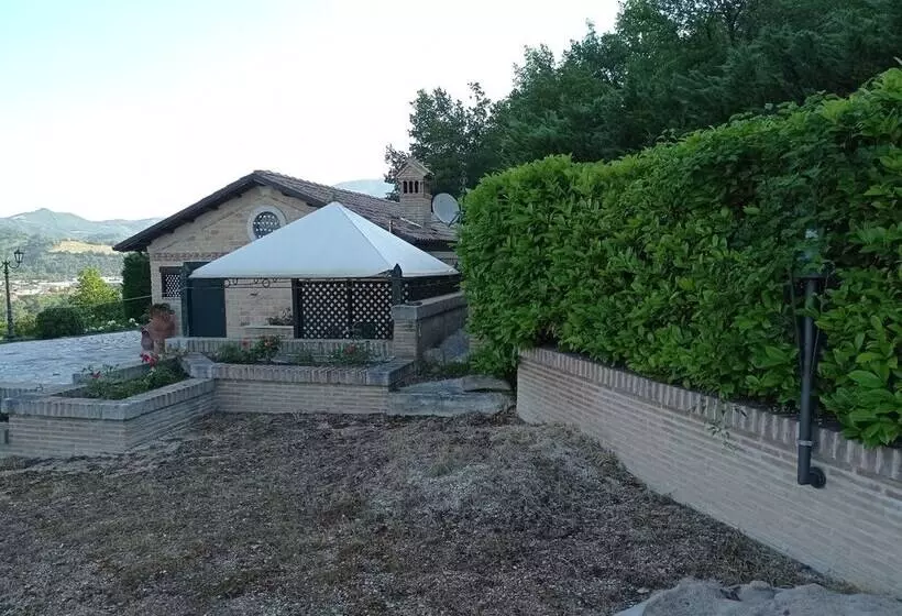 Detached House In Cagli With Swimming Pool And Garden