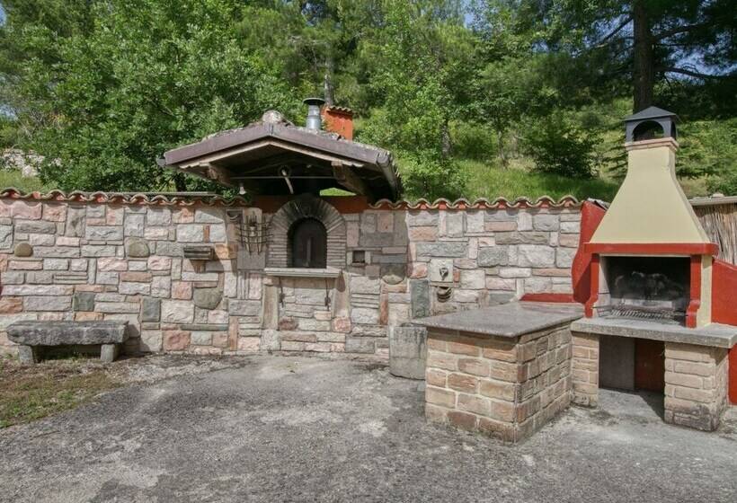 Detached House In Cagli With Swimming Pool And Garden