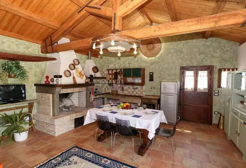 Detached House In Cagli With Swimming Pool And Garden