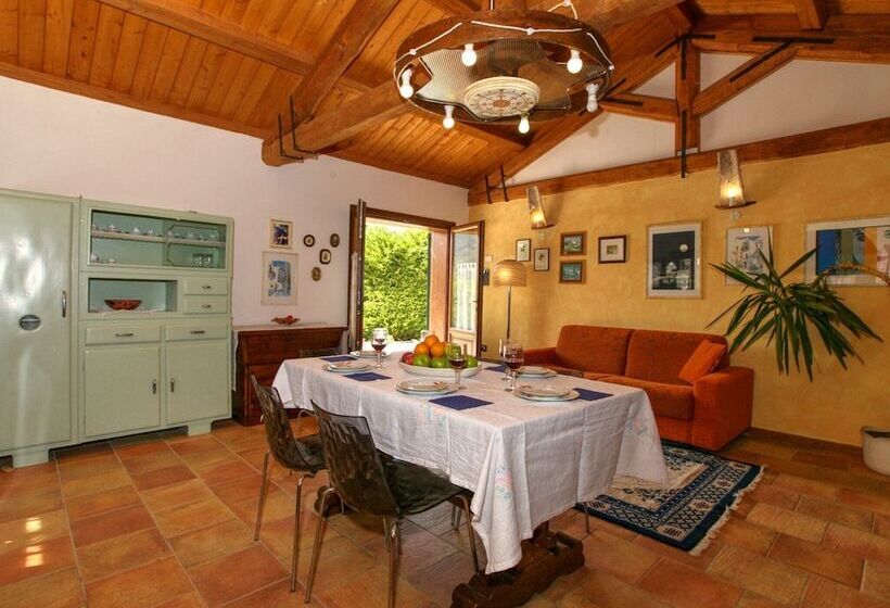 Detached House In Cagli With Swimming Pool And Garden