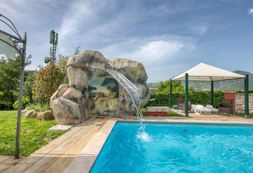 Detached House In Cagli With Swimming Pool And Garden