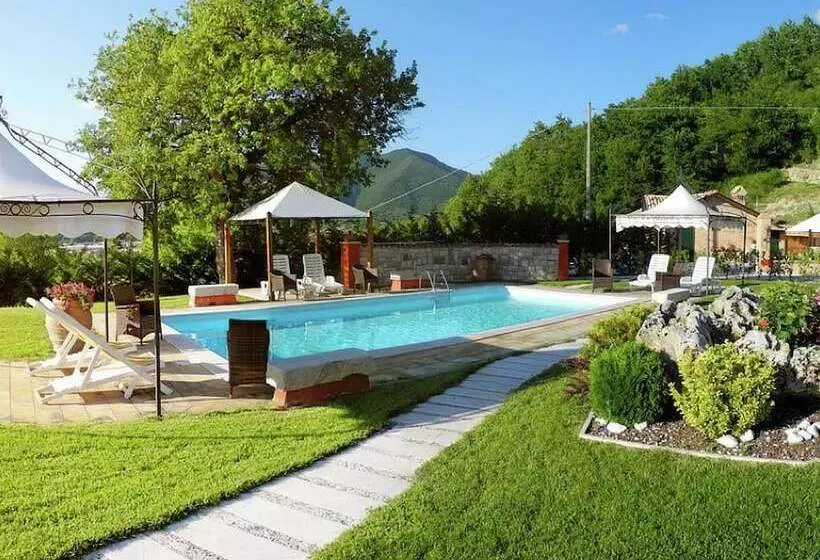 Detached House In Cagli With Swimming Pool And Garden