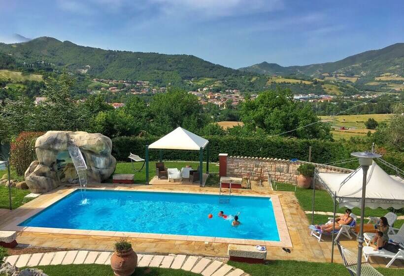 Detached House In Cagli With Swimming Pool And Garden