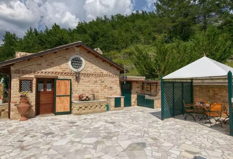 Detached House In Cagli With Swimming Pool And Garden