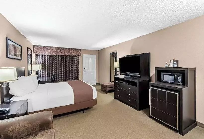 Hotelli Heartland Inn & Suites, Surestay Collection By Best Western