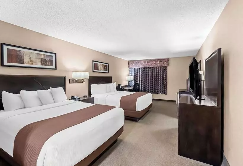 Hotelli Heartland Inn & Suites, Surestay Collection By Best Western