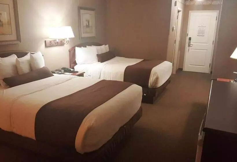 Hotelli Heartland Inn & Suites, Surestay Collection By Best Western