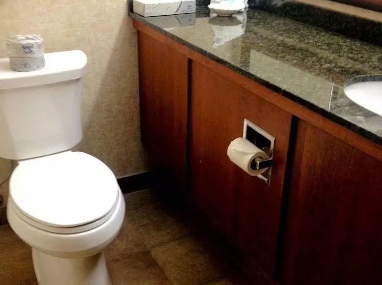 Hotelli Heartland Inn & Suites, Surestay Collection By Best Western