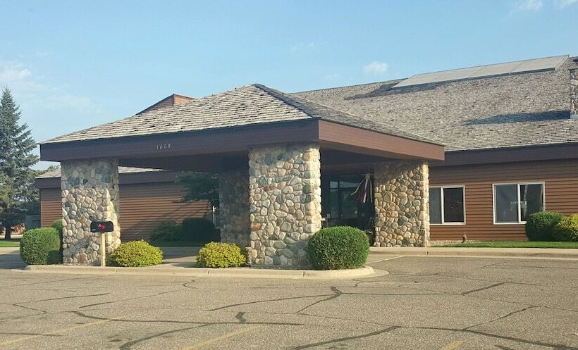 בית מלון כפרי Heartland Inn & Suites, Surestay Collection By Best Western