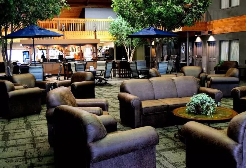 Hotelli Heartland Inn & Suites, Surestay Collection By Best Western