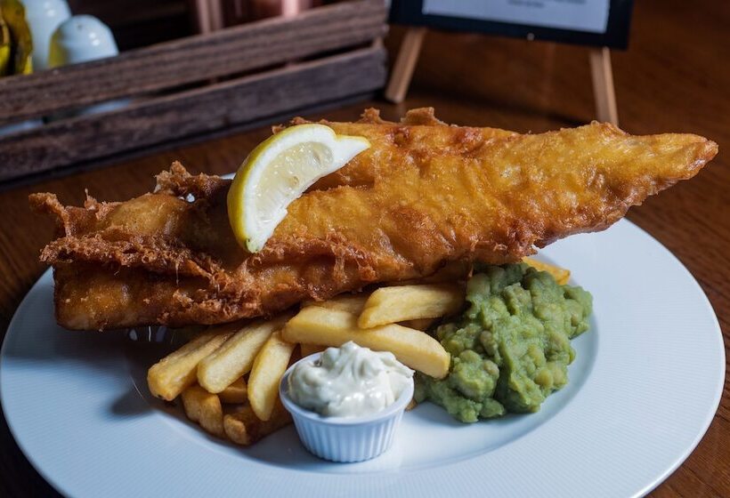 בית מלון כפרי The Bamburgh Castle Inn   The Inn Collection Group