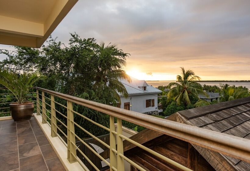 پانسیون Happy Days Guest House