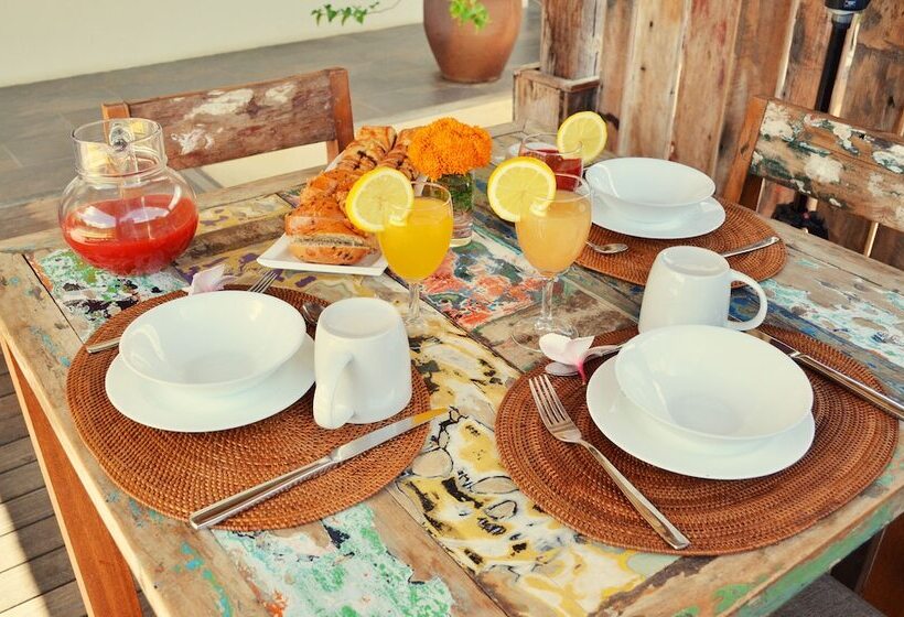 پانسیون Happy Days Guest House