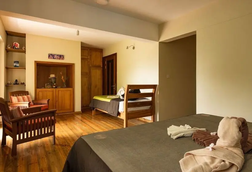 پانسیون Happy Days Guest House