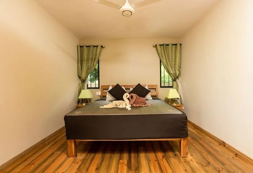 پانسیون Happy Days Guest House