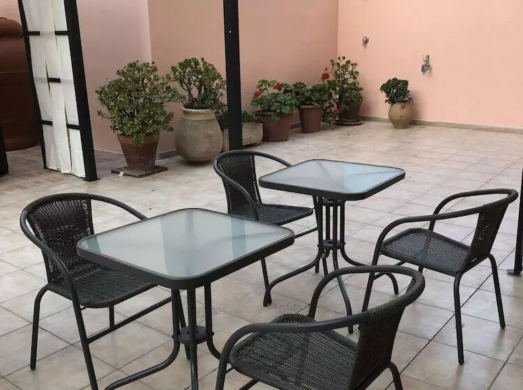 پانسیون Shardan Guest House