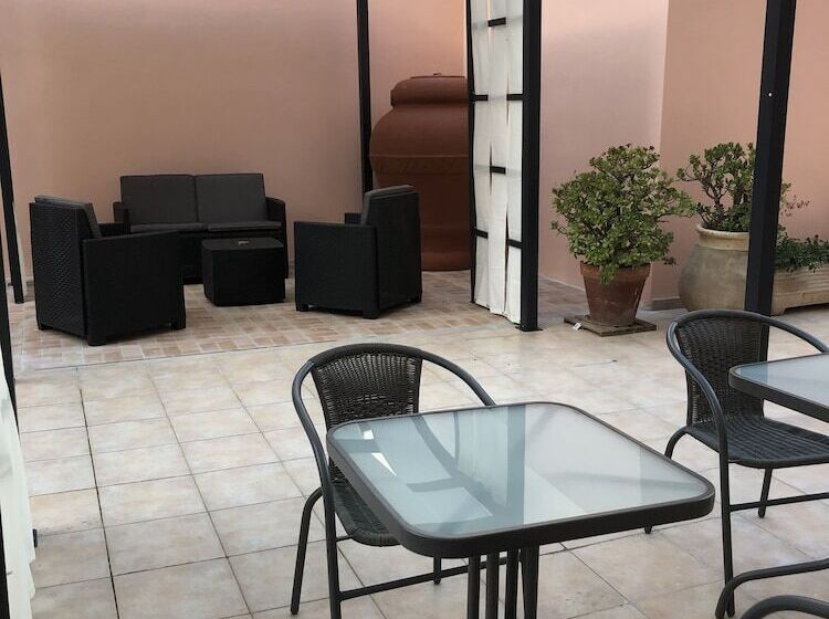 Panzió Shardan Guest House