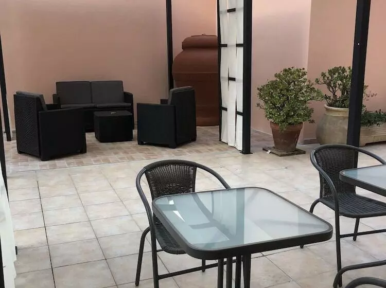 پانسیون Shardan Guest House