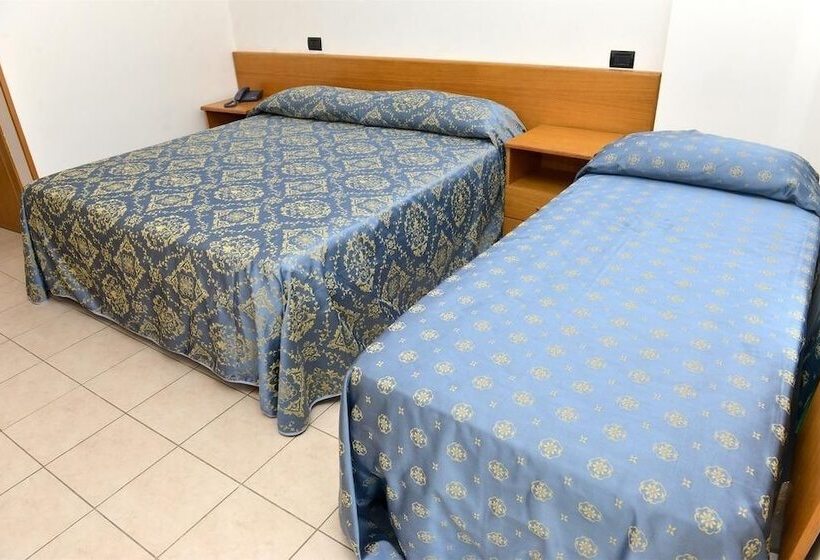 فندق فئة نجمة واحدة Clodi