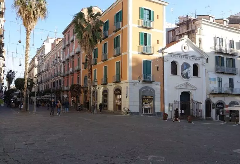 هتل B&b Centrale Salerno
