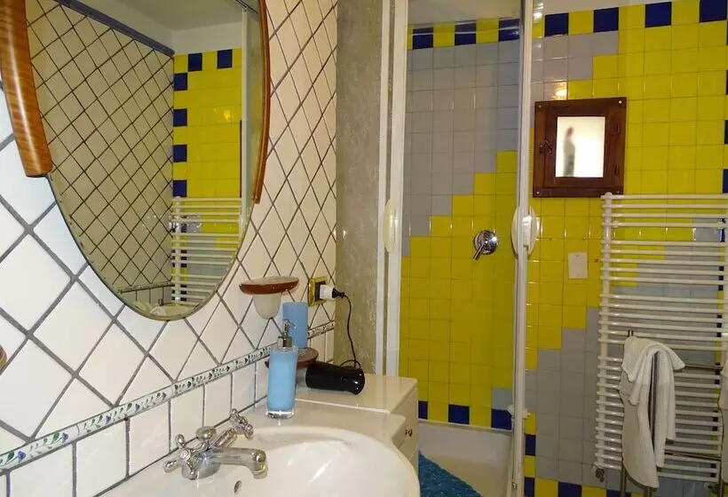 هتل B&b Centrale Salerno