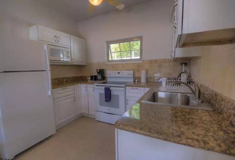 هتل Shoal Bay Villas