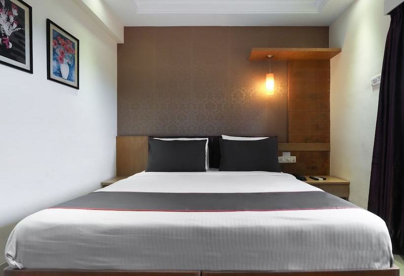 Collection O 49753 Hotel Supreme