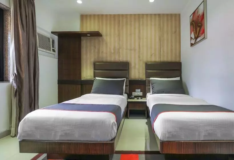 Collection O 49753 Hotel Supreme