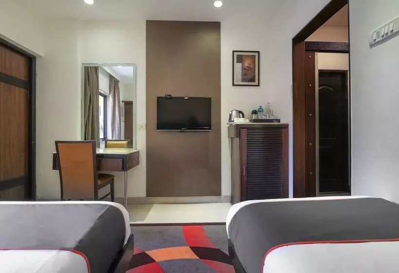 Collection O 49753 Hotel Supreme