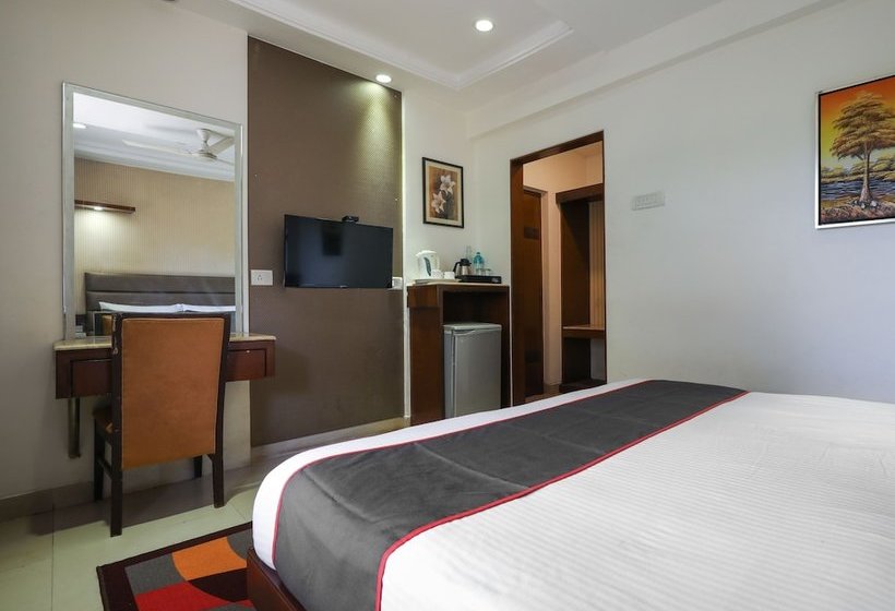 Collection O 49753 Hotel Supreme