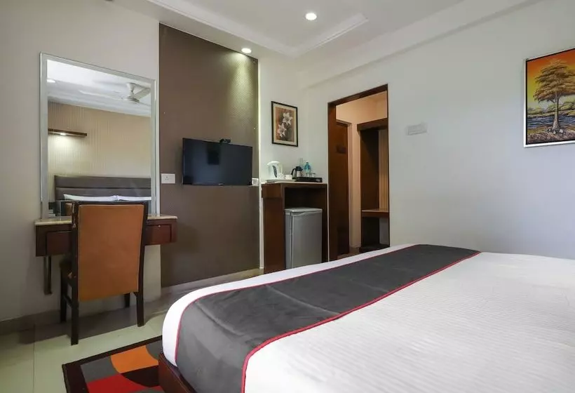 Collection O 49753 Hotel Supreme