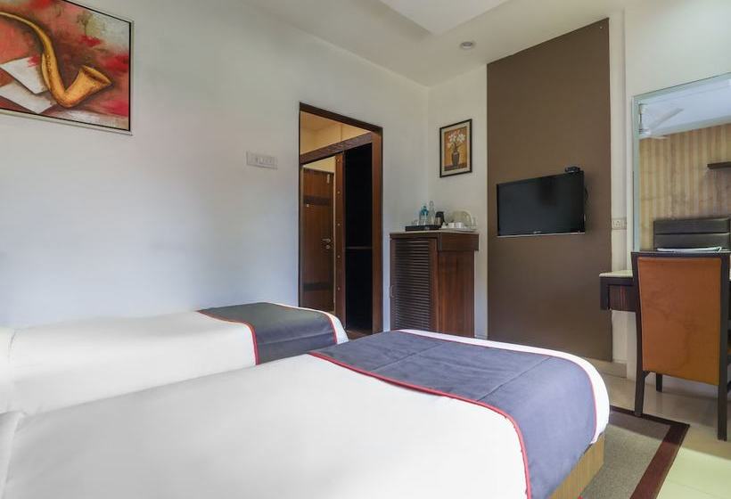 Collection O 49753 Hotel Supreme