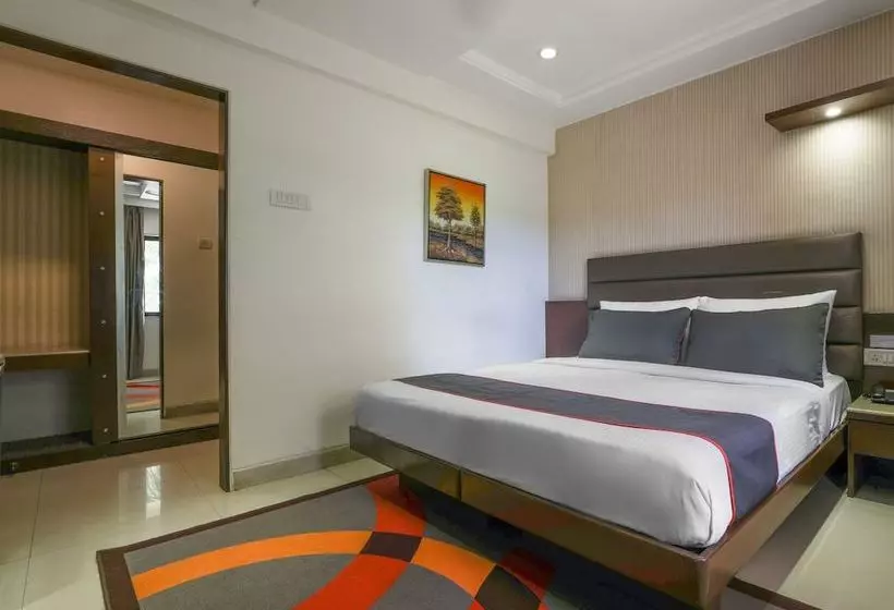 Collection O 49753 Hotel Supreme