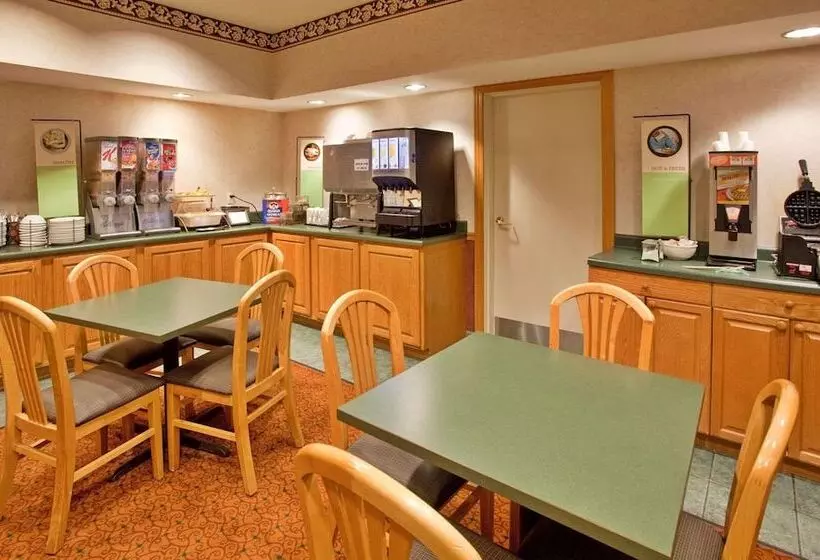 ホテル Country Inn & Suites By Radisson, Bloomingtonnormal West, Il