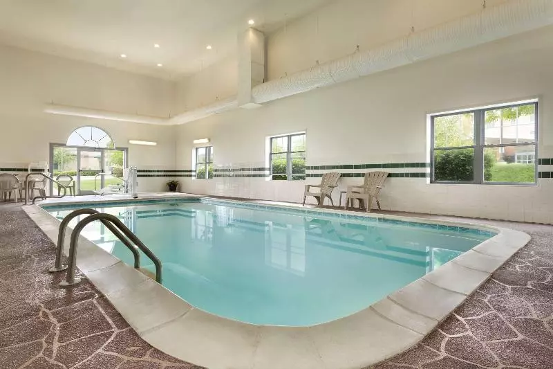 ホテル Country Inn & Suites By Radisson, Louisville East, Ky