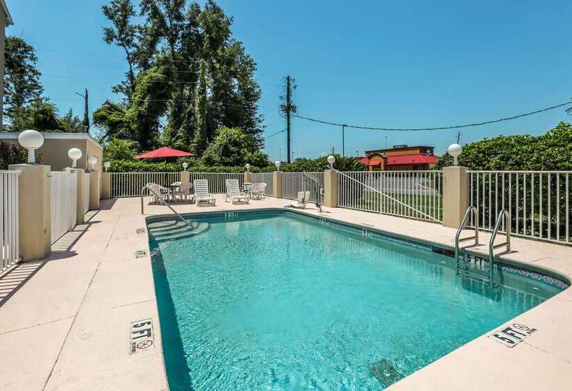 호텔 Econo Lodge Inn And Suites