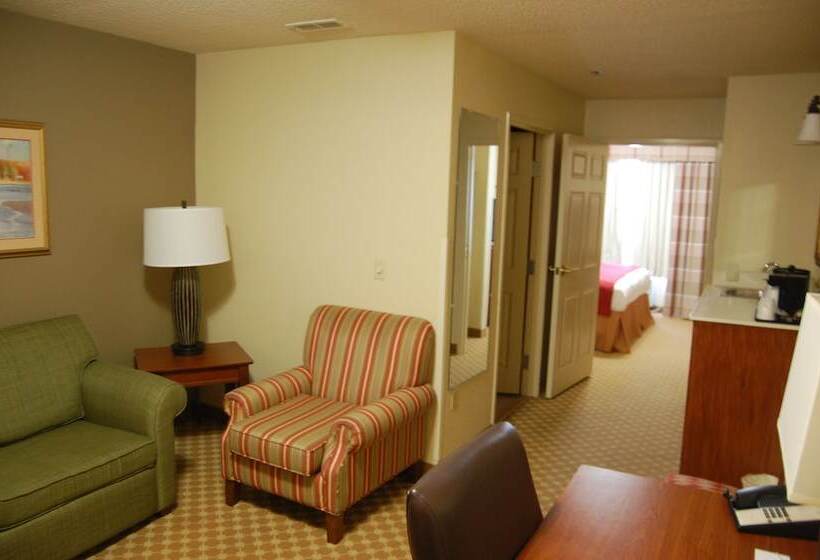 Отель Holiday Inn Express & Suites Elyria, An Ihg