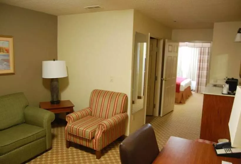 Отель Holiday Inn Express & Suites Elyria, An Ihg