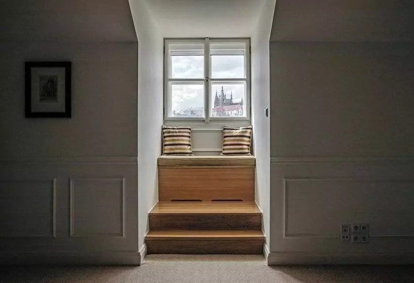 Four Seasons Hotel Prague