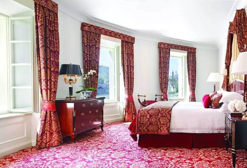 Four Seasons Hotel Prague