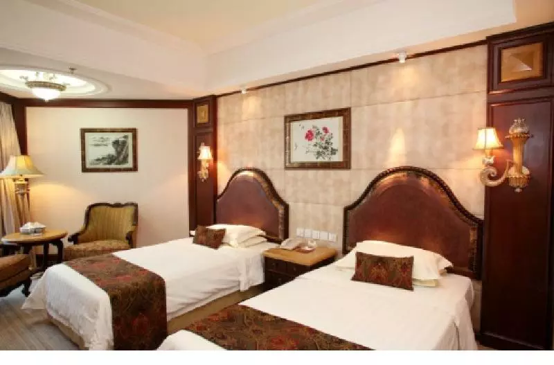 Отель Henan Plaza