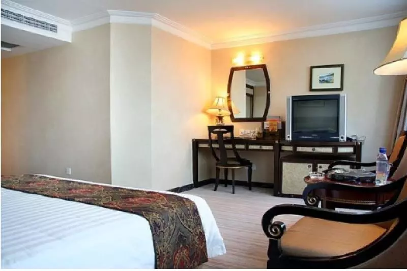 Отель Henan Plaza