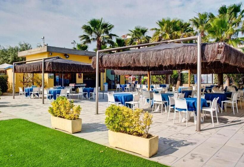 בית מלון כפרי Europa Beach Village