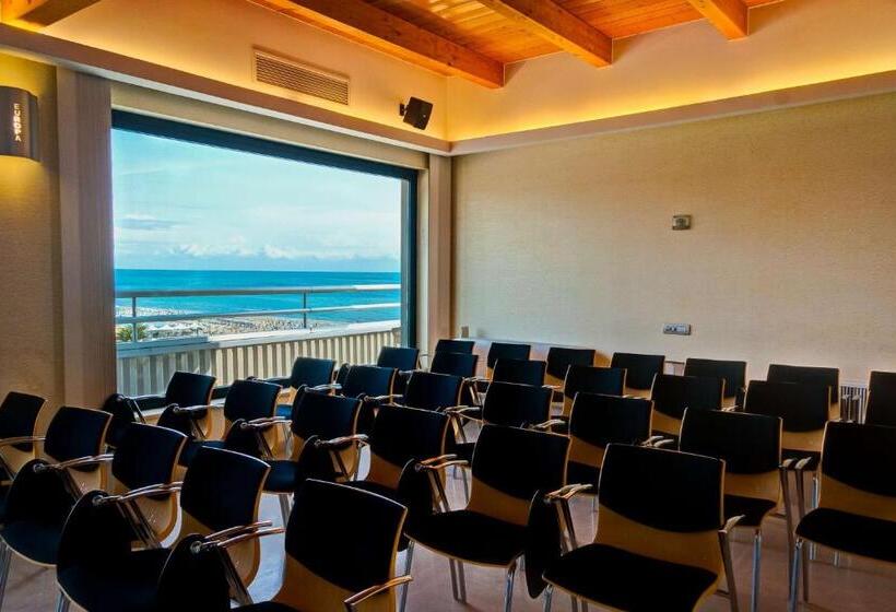 בית מלון כפרי Europa Beach Village