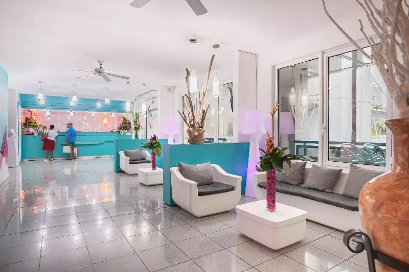 هتل Karibea La Valmeniere